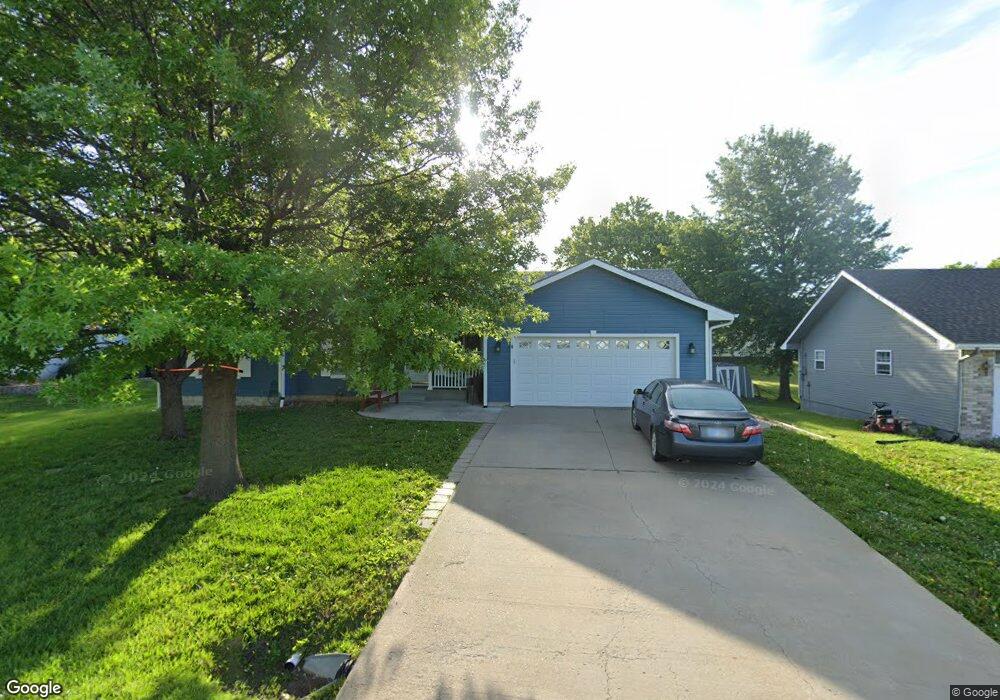 308 Sunset Ln, Maple Hill, KS 66507 - photo 1