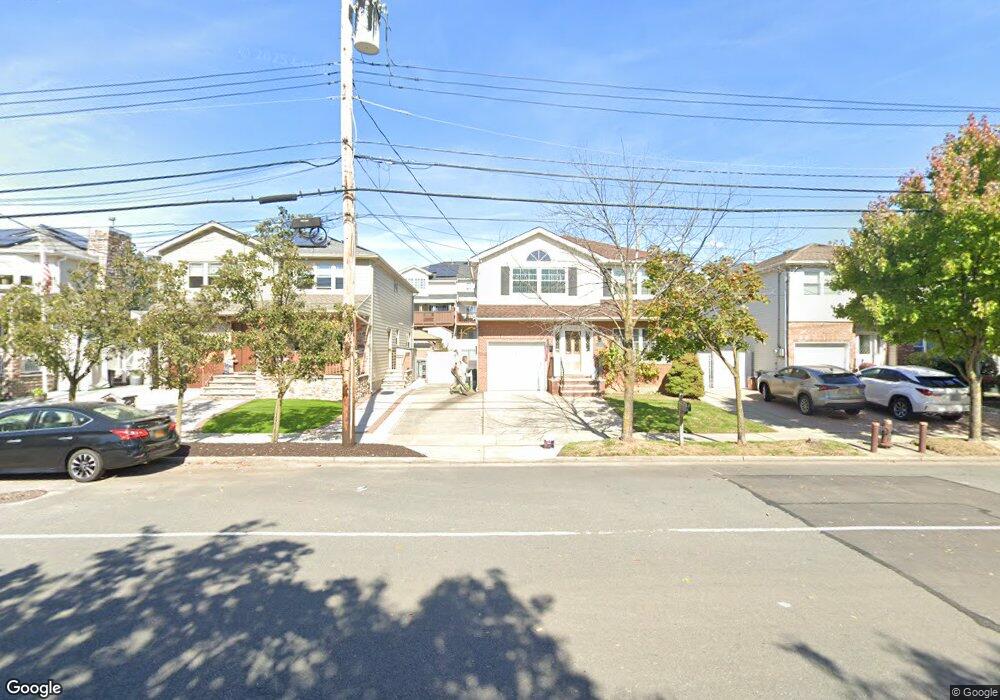 16 Hemlock Ln, Staten Island, NY 10309 - photo 1