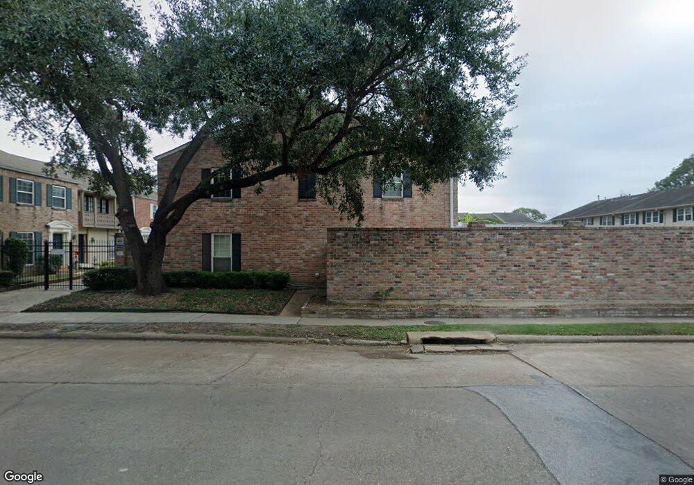 2115 Lander Ln unit 76, Houston, TX 77057 - photo 1