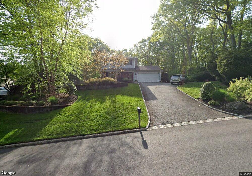 6 Mare Ln, ComMacK, NY 11725 - photo 1