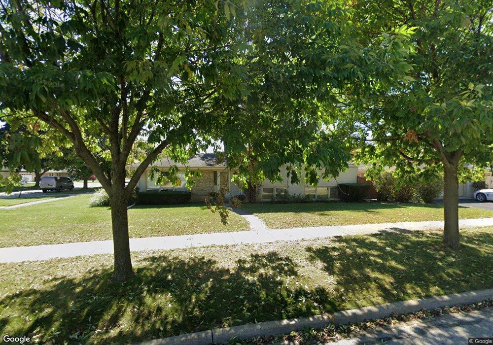 2000 Plainfield Dr, Des Plaines, IL 60018 - photo 1