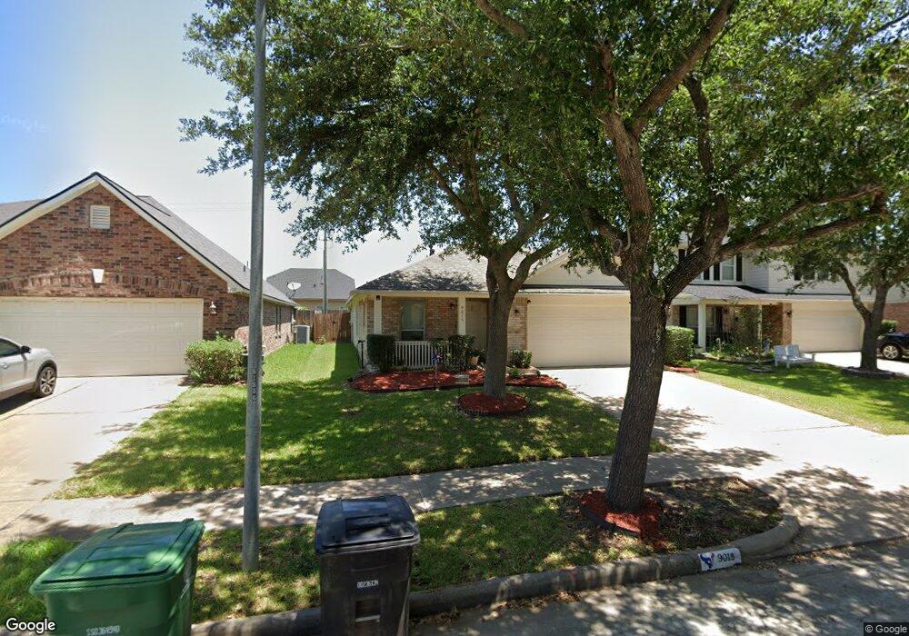 9015 N Jewel Bend Ln, Houston, TX 77075 - photo 1