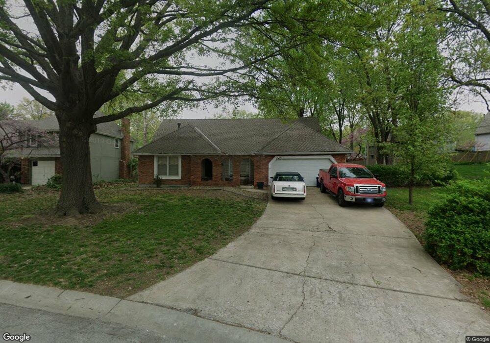 8111 Bradshaw St, Lenexa, KS 66215 - photo 1