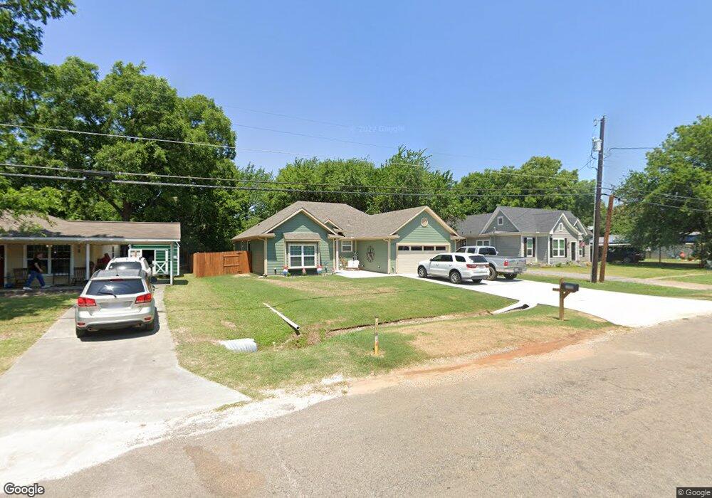 1705 Franklin Ave, Bonham, TX 75418 - photo 1