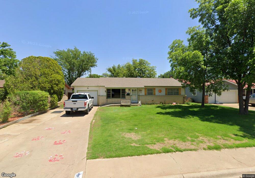 1506 Floydada St, Plainview, TX 79072 - photo 1