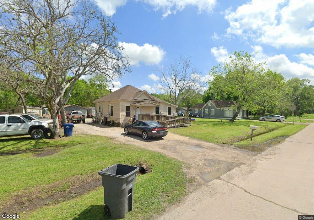 2713 Avenue H, Bay City, TX 77414 - photo 1