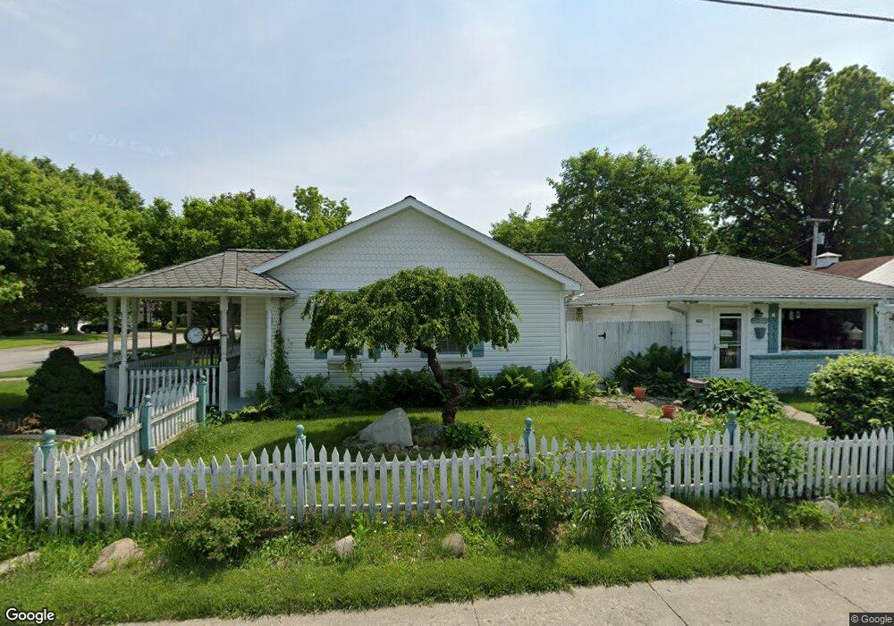 1104 S Williams St, Bluffton, IN 46714 - photo 1