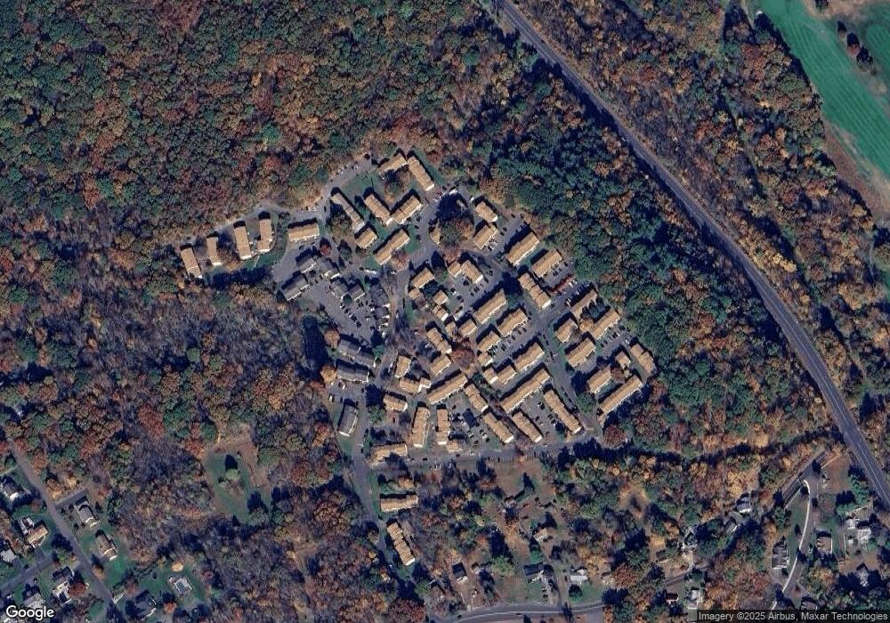 70 Lantern Park Dr unit 3, Naugatuck, CT 06770 - photo 1