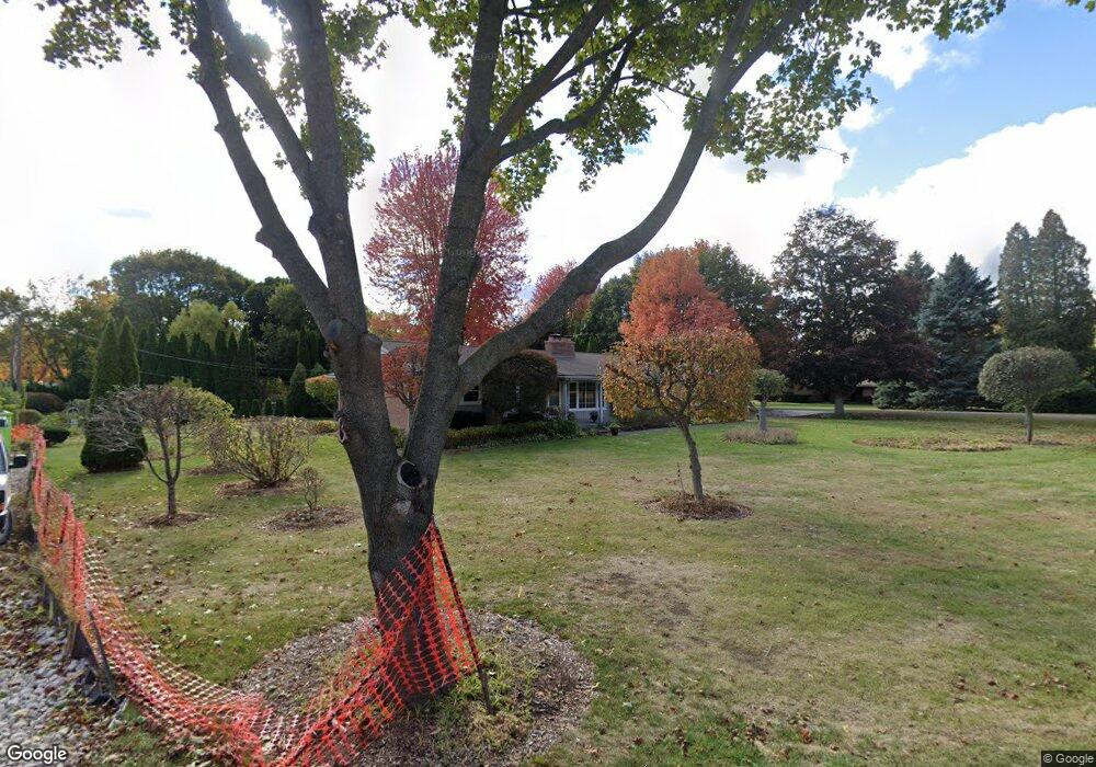 5861 Blandford Ct, Bloomfield Hills, MI 48302 - photo 1