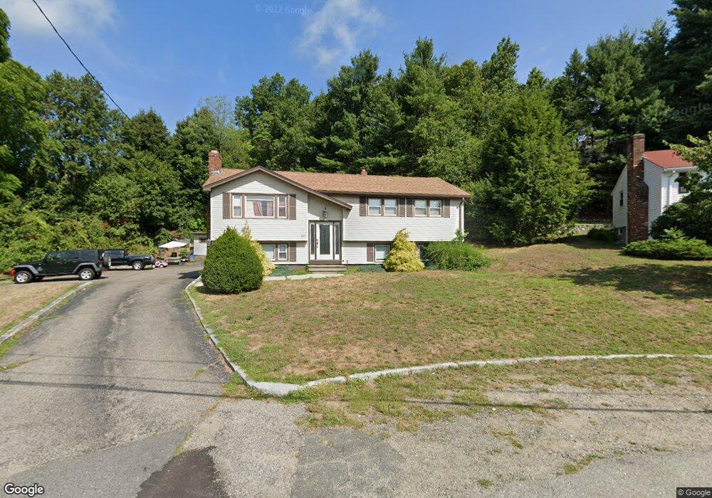 105 Gregory St unit 1, Waltham, MA 02451 - photo 1