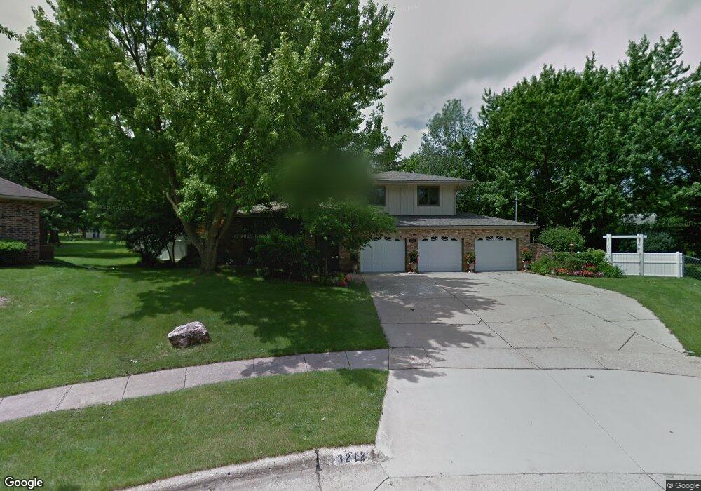3212 Saundra Cir, West Des Moines, IA 50266 - photo 1