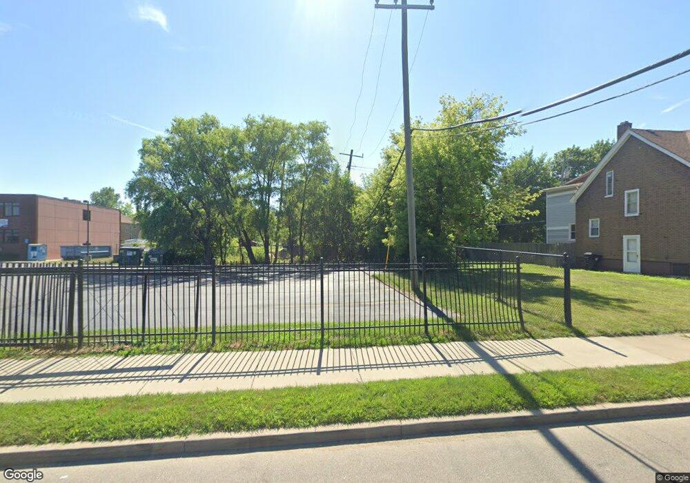 1233 Alter Rd, Detroit, MI 48215 - photo 1