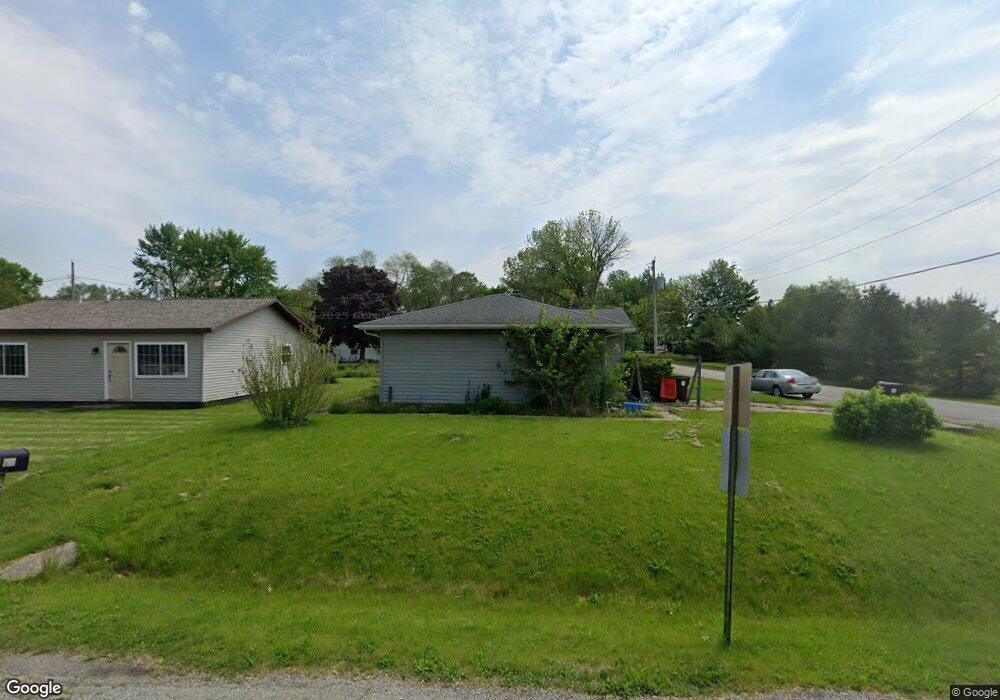 748 Bryan Ave, Lincoln, IL 62656 - photo 1