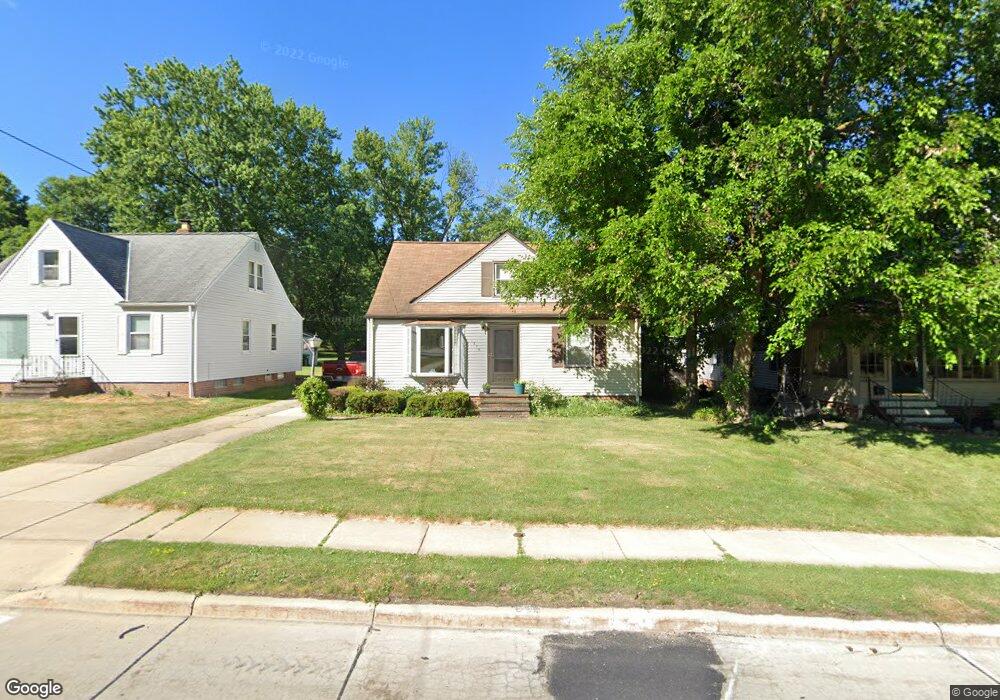 1834 E 290th St, Wickliffe, OH 44092 - photo 1