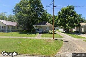 407 NW 9th St, Fairfield, IL 62837