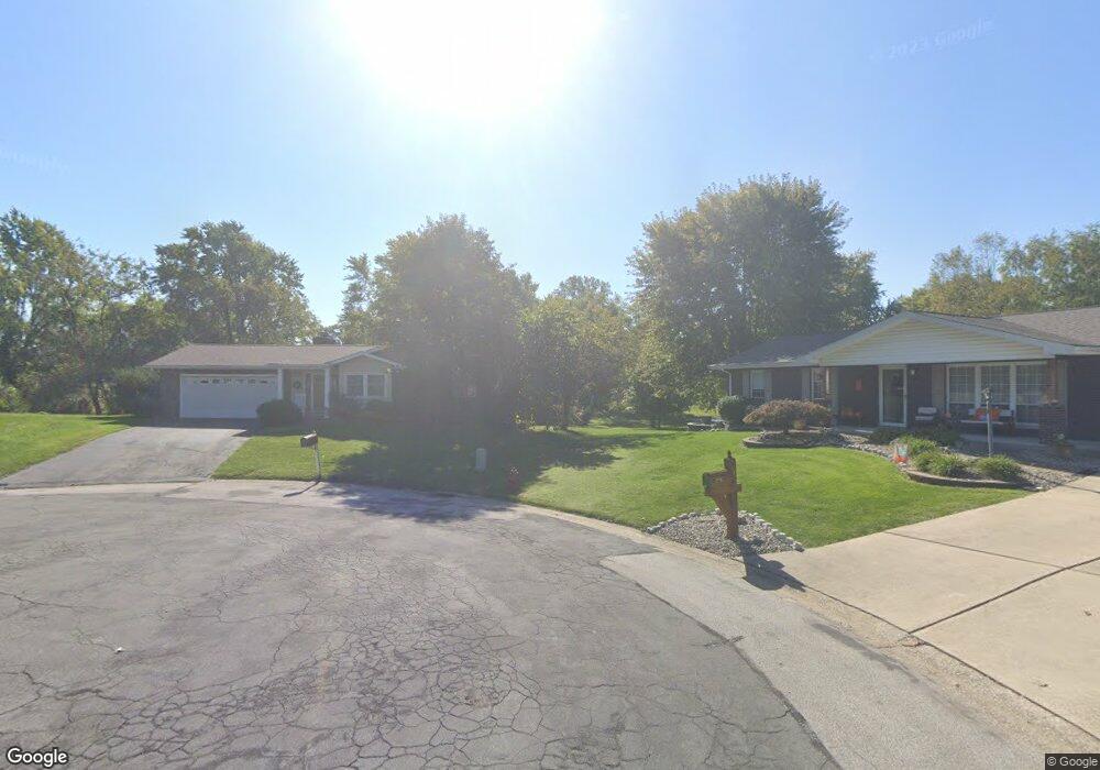 8 Bonnie Ct, Maryville, IL 62062 - photo 1