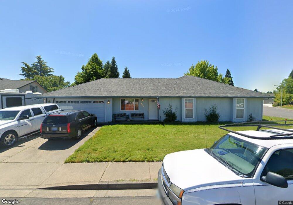 942 Forest Glen Dr, Central Point, OR 97502 - photo 1