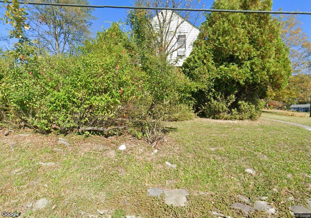 1905 Chipperfield Dr, Stroudsburg, PA 18360 - photo 1