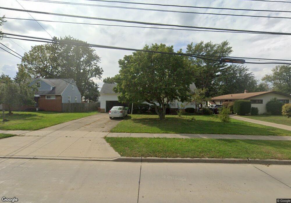 2178 Rockefeller Rd, Wickliffe, OH 44092 - photo 1