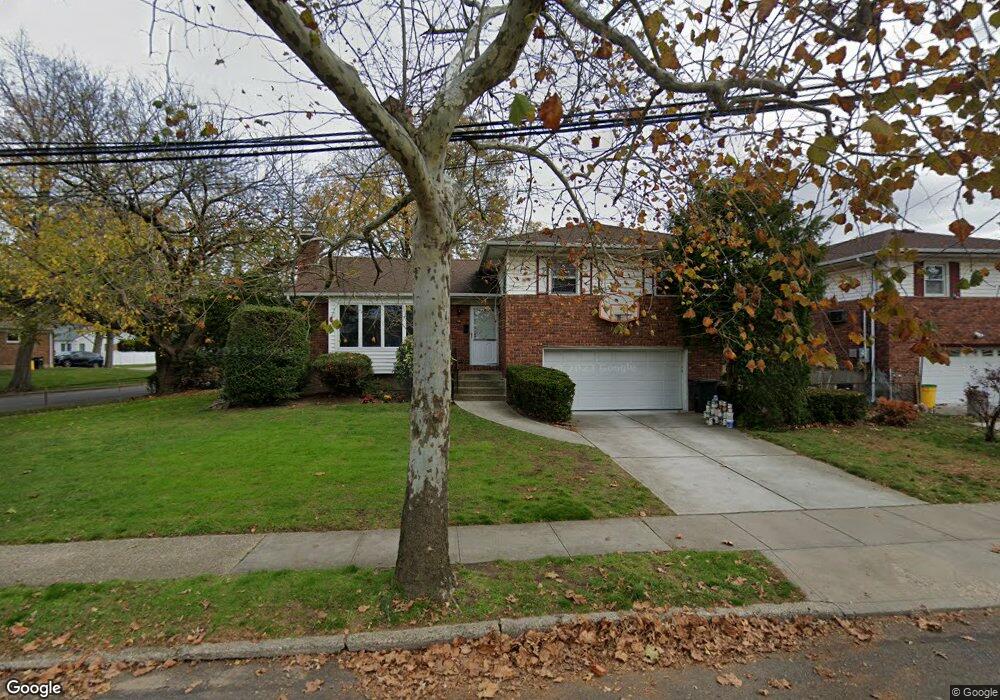 68 Bergman Dr, Hewlett, NY 11557 - photo 1