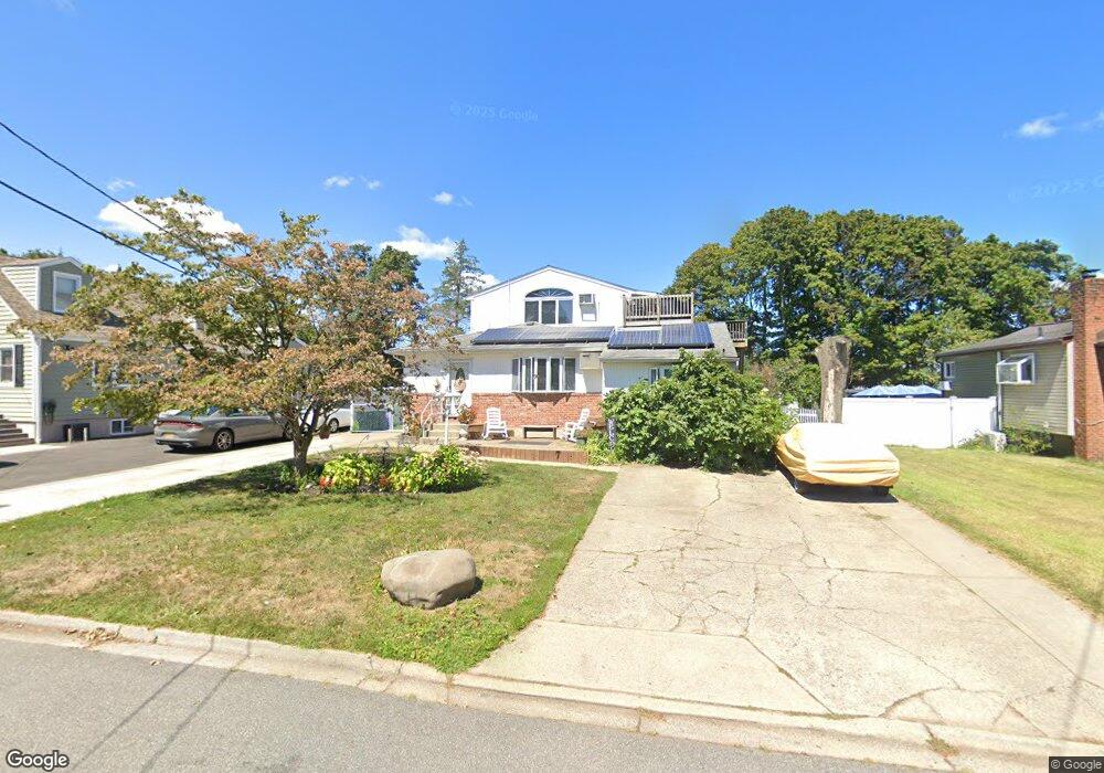 726 10th St, West Babylon, NY 11704 - photo 1