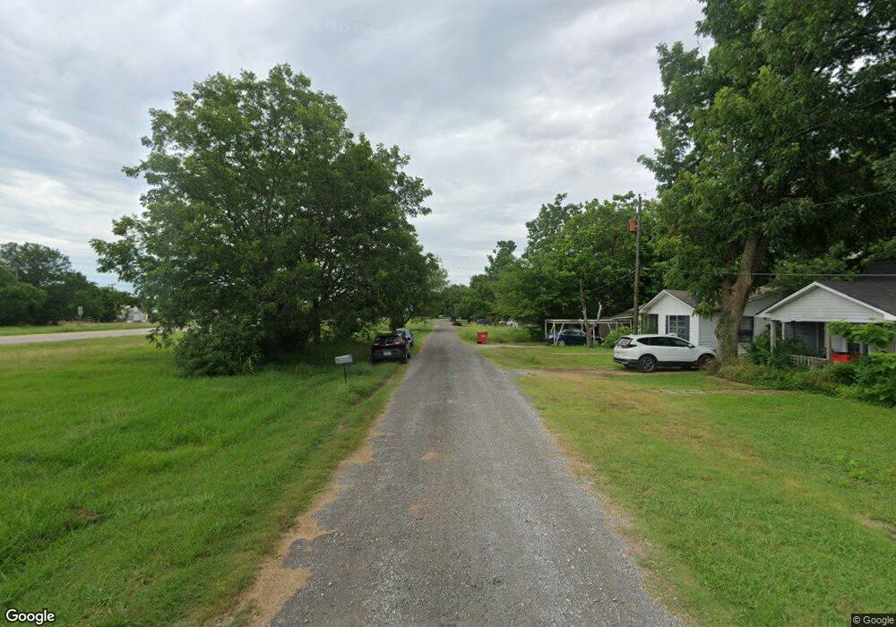 208 S Dillard, Randolph, TX 75475 - photo 1