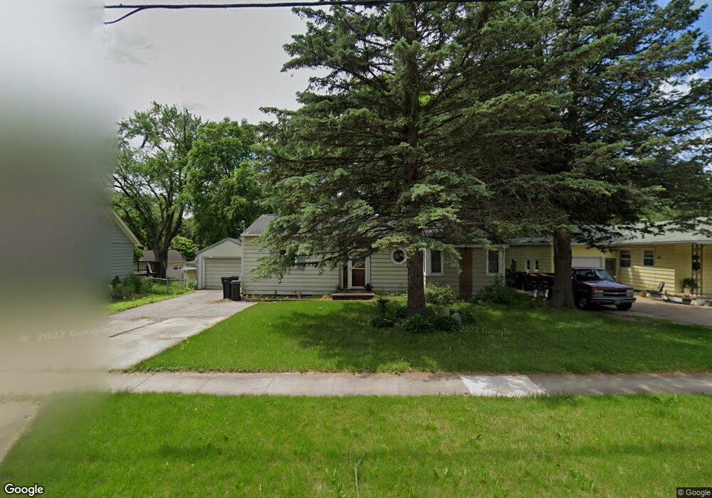 1841 Rainbow Dr, Cedar Falls, IA 50613 - photo 1