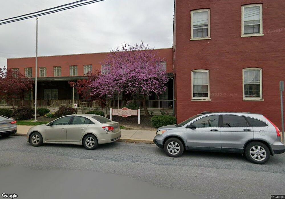 146 E Franklin St, New Holland, PA 17557 - photo 1