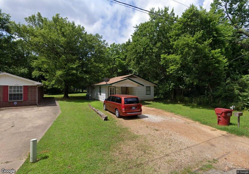 1609 W Poplar St, Hugo, OK 74743 - photo 1