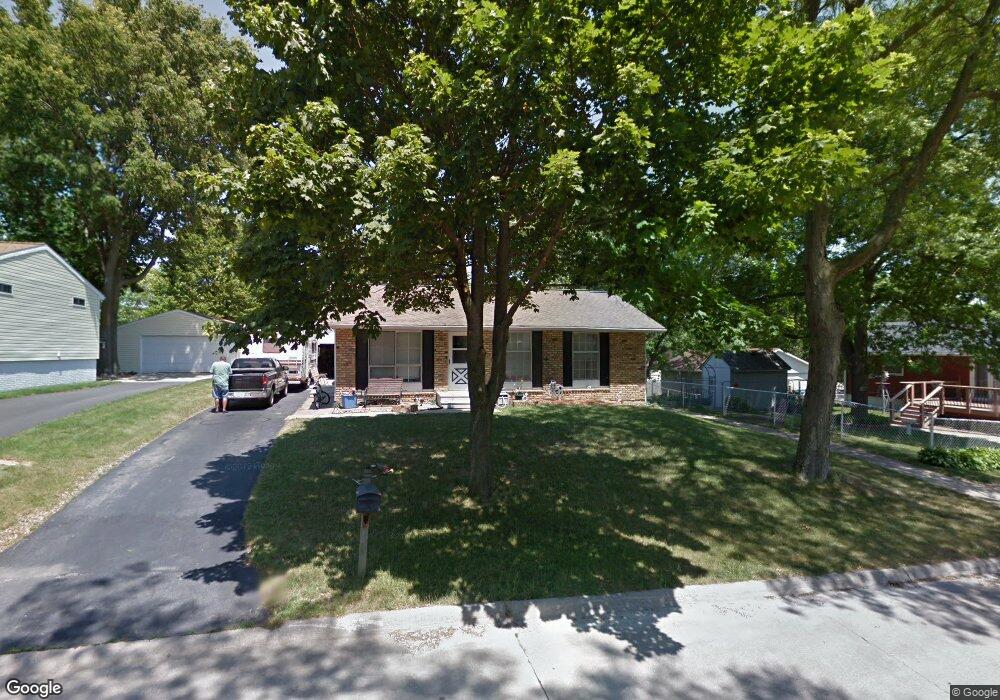 3400 Ardsley Ln SW, Cedar Rapids, IA 52404 - photo 1