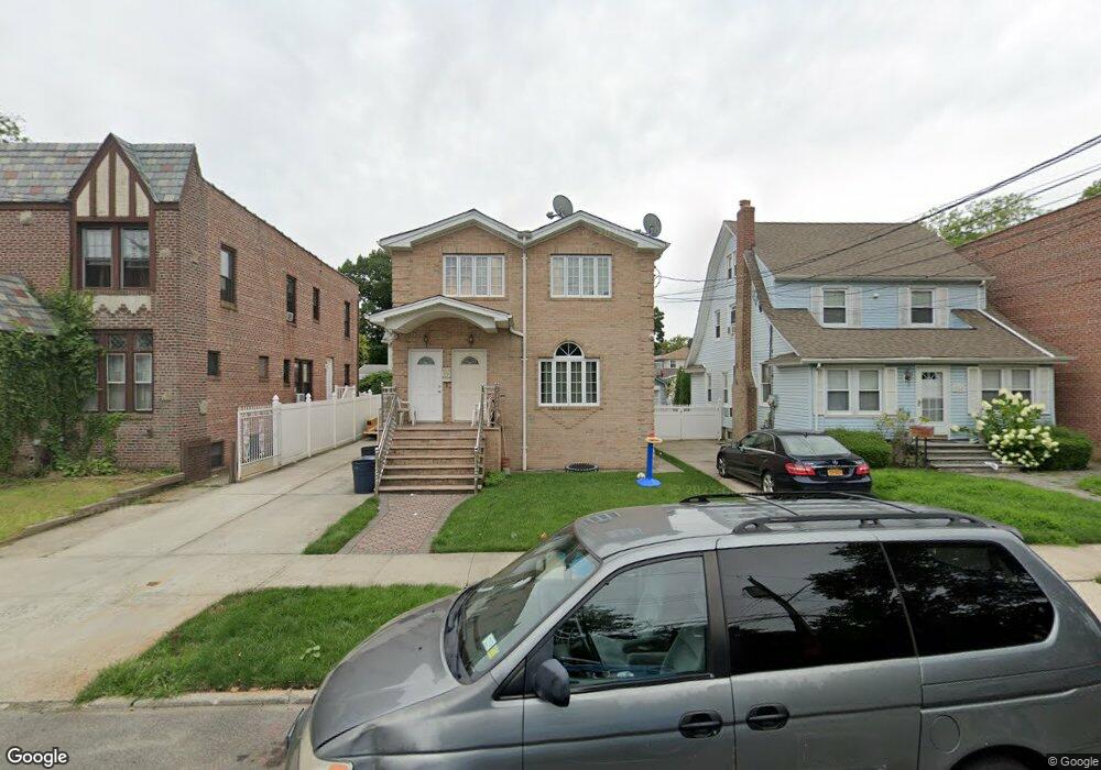 9264 240th St, Bellerose, NY 11426 - photo 1