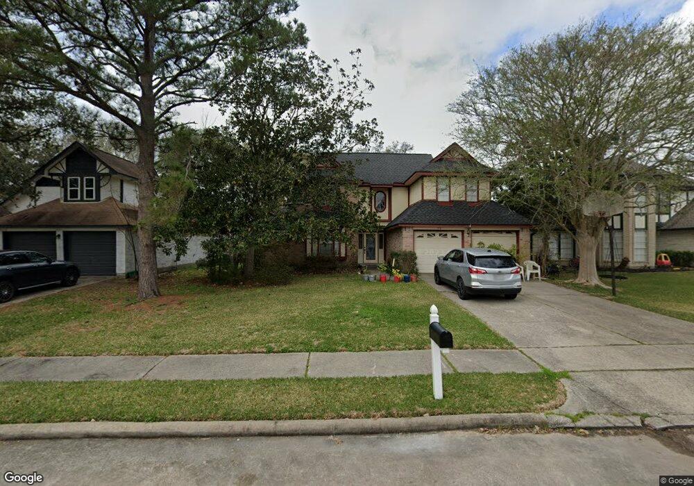 716 Regency Ct, Friendswood, TX 77546 - photo 1