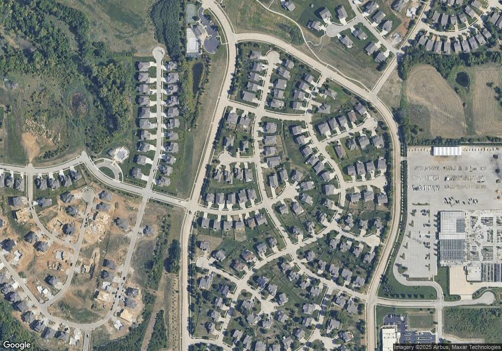 9324 Kenton Rd, Lenexa, KS 66227 - photo 1