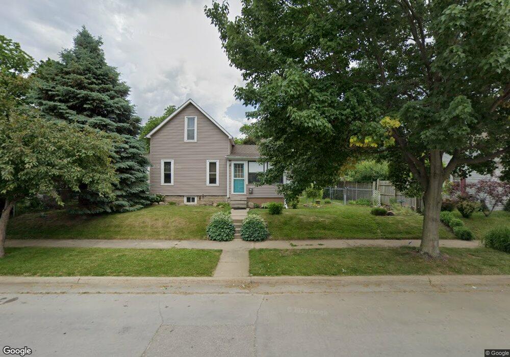 210 Walnut St, Cedar Falls, IA 50613 - photo 1