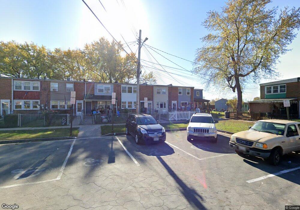 1023 Fredonia Ct, Halethorpe, MD 21227 - photo 1