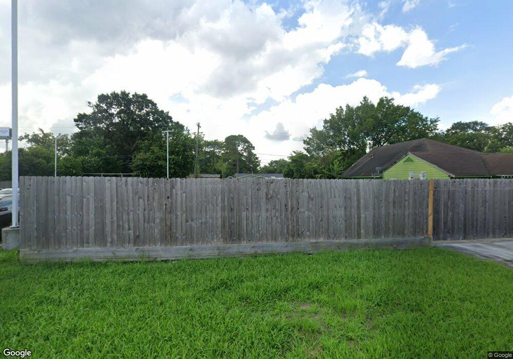 7718 Arnim St, Houston, TX 77087 - photo 1