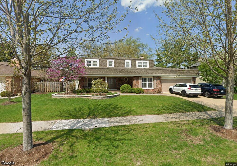 123 E Thompson Dr, Wheaton, IL 60189 - photo 1