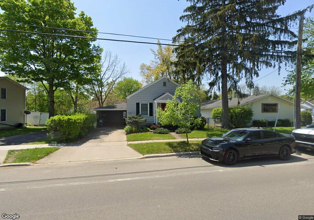 539 W Maple Ave, Adrian, MI 49221 - photo 1