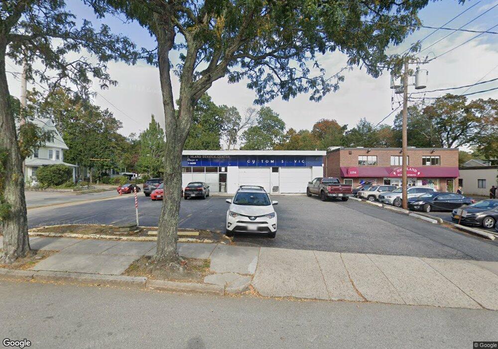 1186 Walnut St, Newton, MA 02461 - photo 1