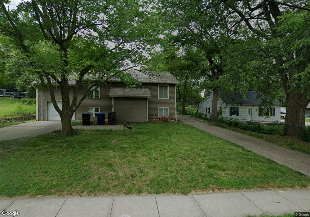 622 E Watrous Ave, Des Moines, IA 50315 - photo 1