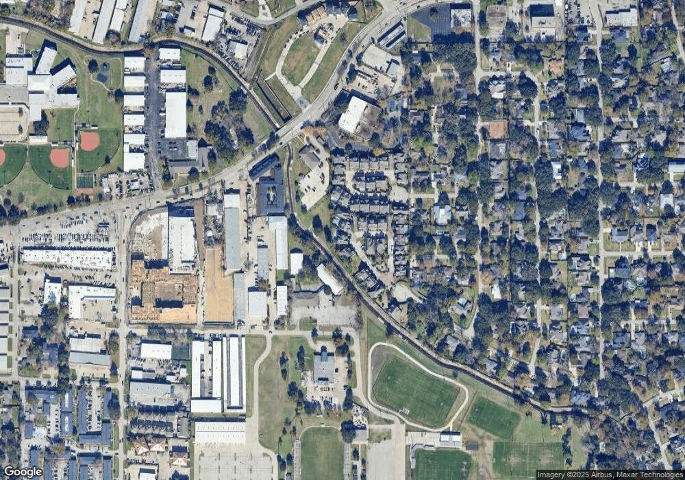 1627 Pinot Cir, Houston, TX 77055 - photo 1