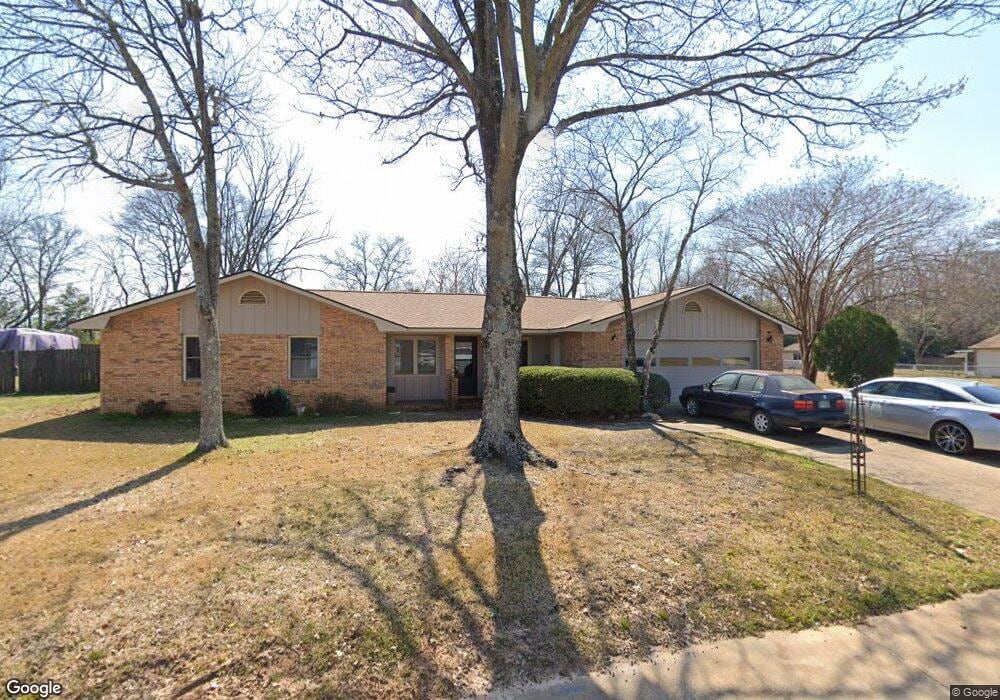 402 Sentry Oaks Dr, Warner Robins, GA 31093 - photo 1