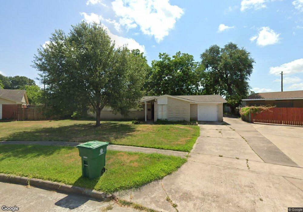 10614 Southport Dr, Houston, TX 77089 - photo 1