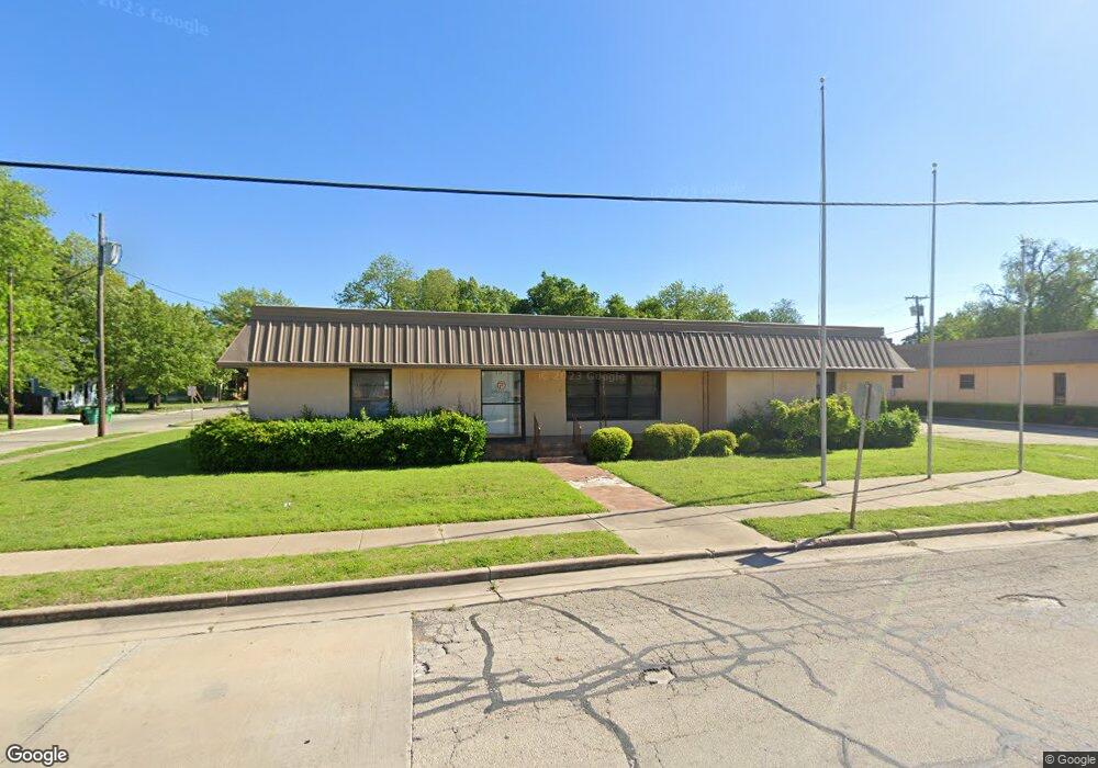 212 E Pecan St, Gainesville, TX 76240 - photo 1