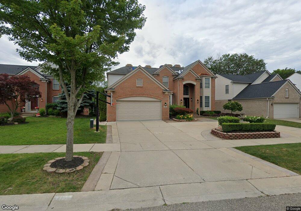 7639 Windgate Cir, West Bloomfield, MI 48323 - photo 1