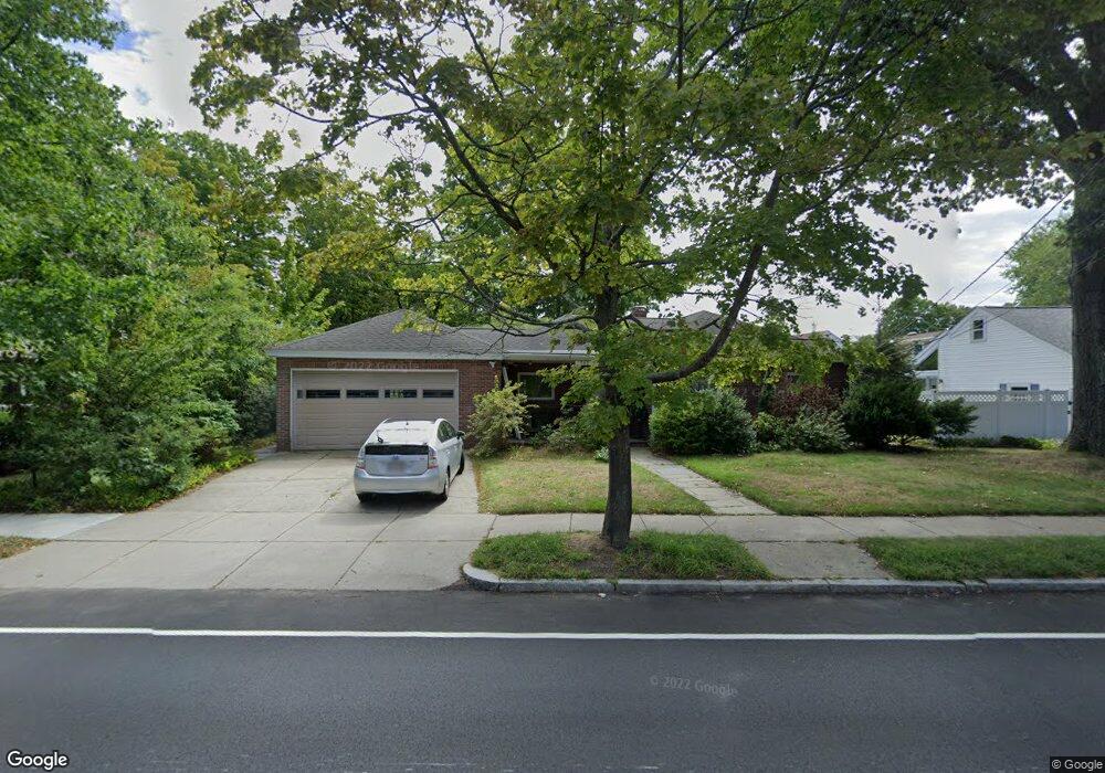 582 California St, Newtonville, MA 02460 - photo 1