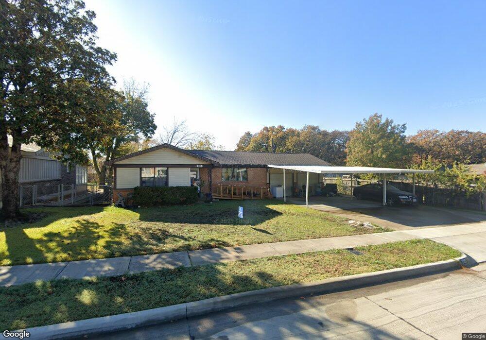 320 Bedford Ct E, Bedford, TX 76022 - photo 1