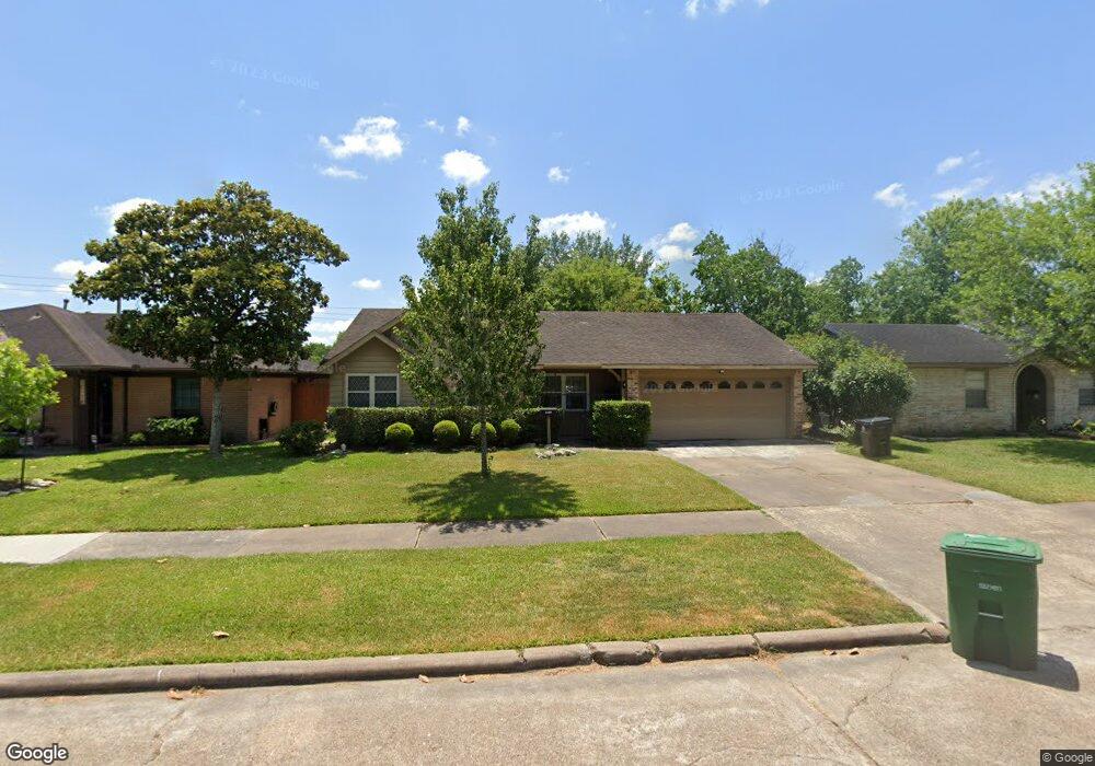 10122 Kirkglen Dr, Houston, TX 77089 - photo 1