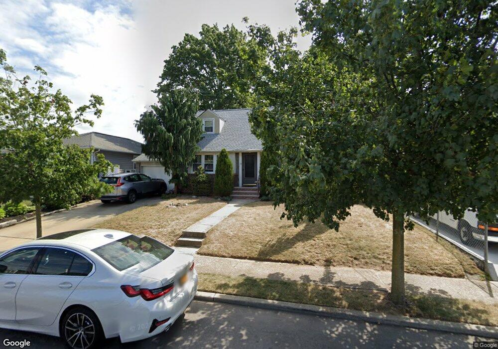 19 Commonwealth St, Franklin Square, NY 11010 - photo 1