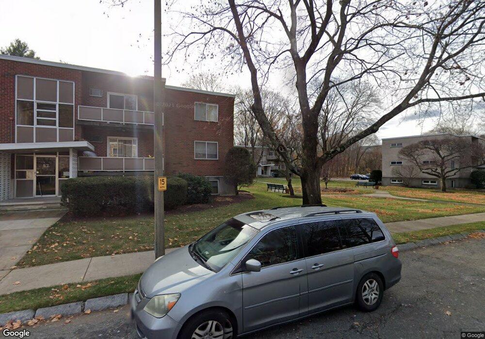 47 Lionel Ave unit E, Waltham, MA 02452 - photo 1